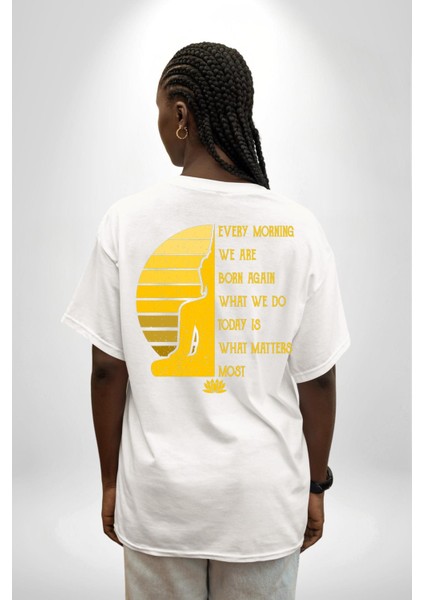 Her Sabah Yeniden Doğuş Temalı Motivasyon Yoga Beyaz Oversize Kadın Erkek Ön ve Sırt Baskılı Tişört fiyatları