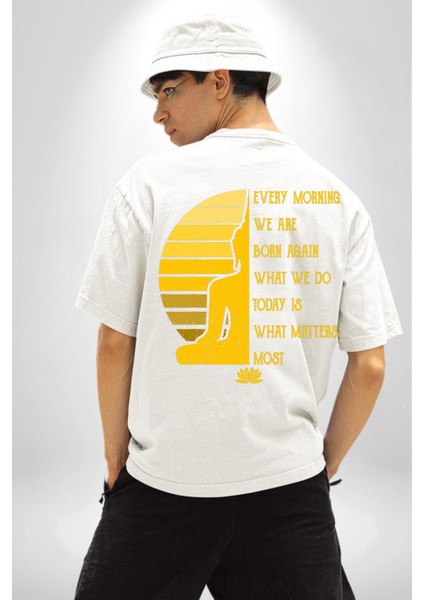 Her Sabah Yeniden Doğuş Temalı Motivasyon Yoga Beyaz Oversize Kadın Erkek Ön ve Sırt Baskılı Tişört indirimleri