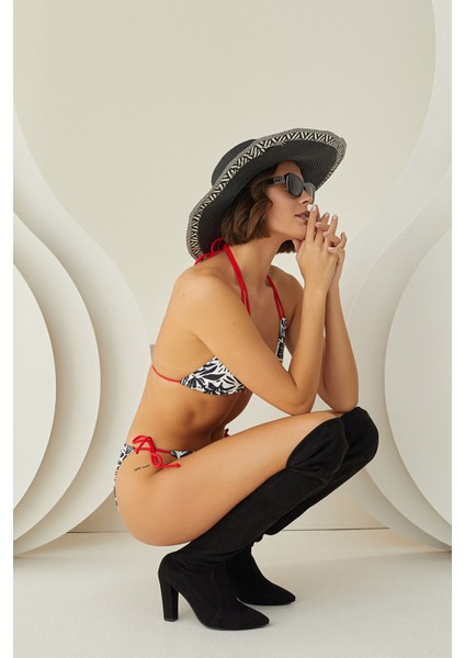 Siyah Beyaz Leaf Pattern Üçgen Bikini Takım