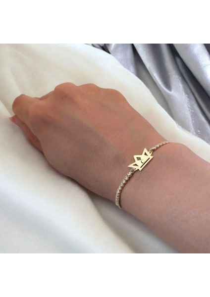 C Harfine Özel 14 Ayar Altın Plakalı Beyaz Taş Detaylı Taç Motifli Hediye Bileklik-471Harf