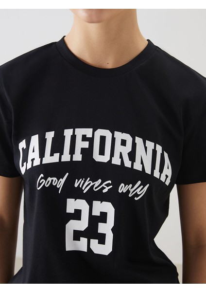 Yeni Sezon Bisiklet Yaka California Baskili Kadin Tisort - S5OU57Z8 modelleri