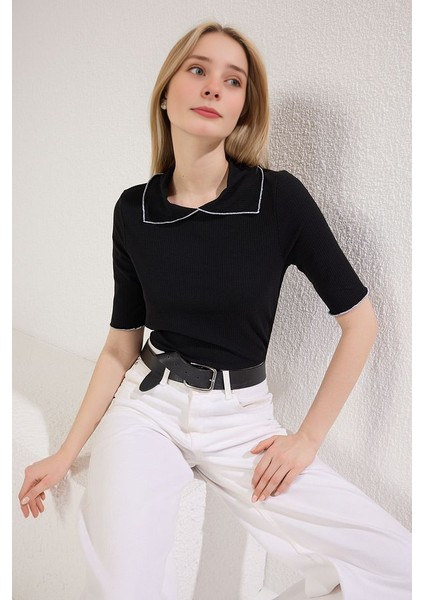 Siyah Yaka Detaylı Regular Kalıp Örme Bluz