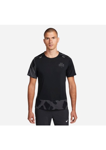 Dri-Fit Run Division Rise 365 Graphic Short-Sleeve Erkek Tişört DQ4757-010 fiyatları