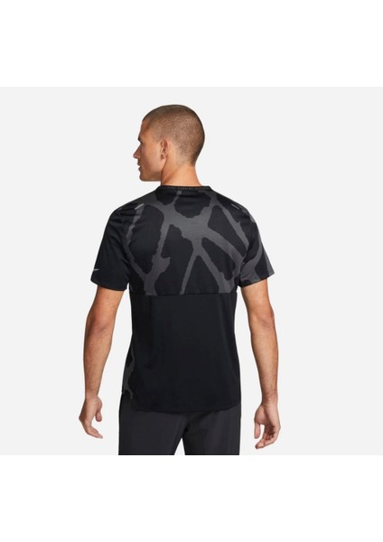 Dri-Fit Run Division Rise 365 Graphic Short-Sleeve Erkek Tişört DQ4757-010 modelleri