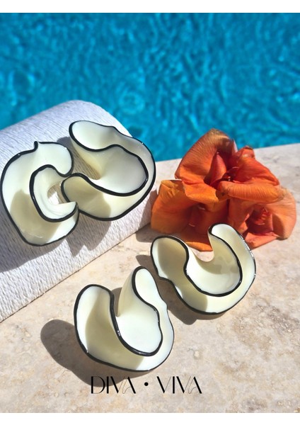 - Monochrome Flow Kadın Küpe