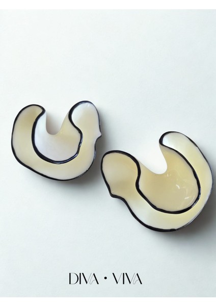 - Monochrome Flow Kadın Küpe fırsatları