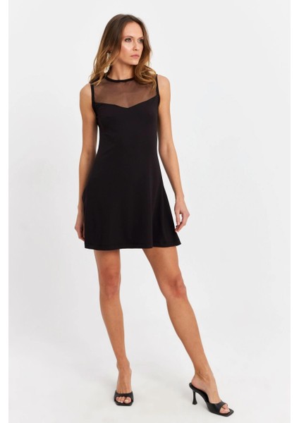 Kadın Siyah Tül Detaylı Pencereli Mini Elbise EY3043