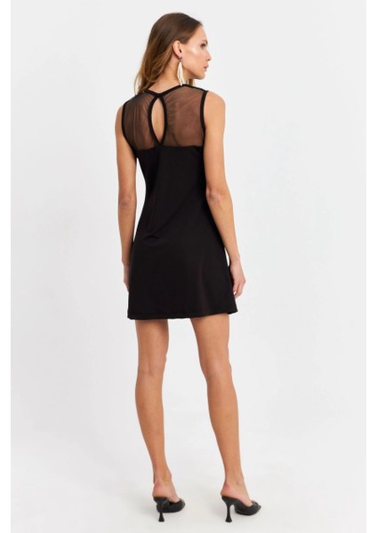 Kadın Siyah Tül Detaylı Pencereli Mini Elbise EY3043 fırsatları