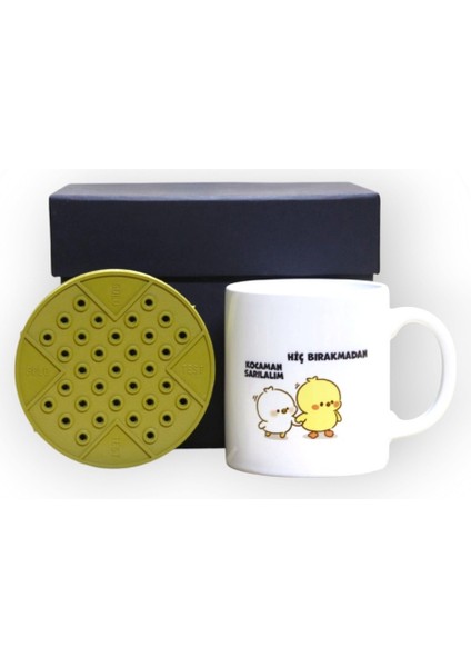 Zamana Dokunan Siyah Hediye Kutusu ve Hiç Bırakmadan Kocaman Sarılalım Yazılı Kupa Bardak modelleri