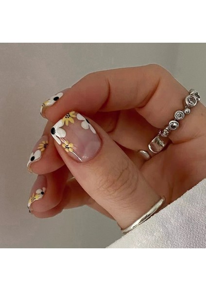 Sarı Beyaz Çiçek Desenli Düz 24’lü Takma Tırnak Seti ve Zararsız Yapıştırıcı