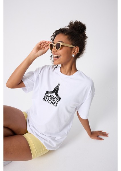 Yoga Temalı Namaste Baskılı Oversize Pamuklu Beyaz Kadın T-Shirt