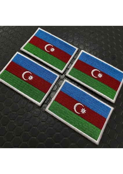 Azerbaycan Bayrağı Cırtlı Nakışlı Arma