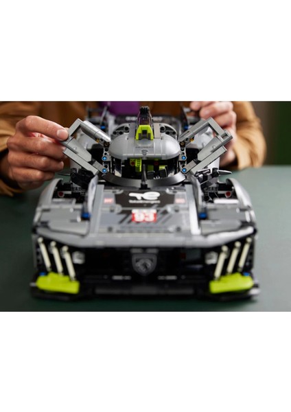 Technic Peugeot 9x8 24H Le Mans Hybrid Hypercar 42156 - 18+ Model Yapım Seti (1775 Pr)