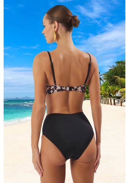 Desenli Bikini Takımı Premium Kalite Yüksek Konfor Esnek Kumaş Su Sporları Için Ergonomik Kesim