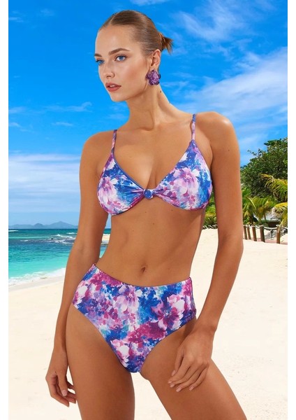 Desenli Üçgen Bikini Takımı Ergonomik Kesim Hızlı Kuruyan Premium Kalite Su Sporları Için