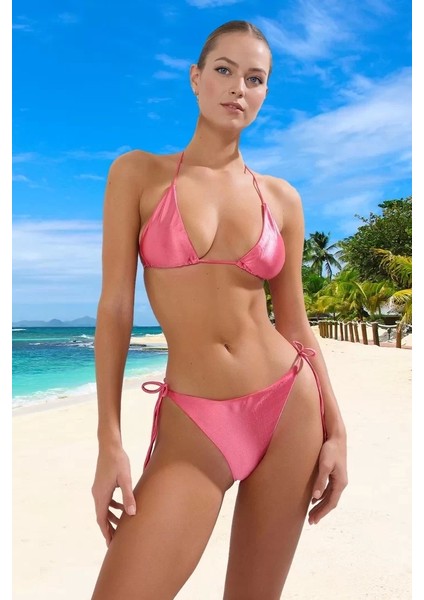 Desenli Üçgen Bikini Takımı Esnek Kumaş Yüksek Konfor Hızlı Kuruyan Ergonomik Kesim