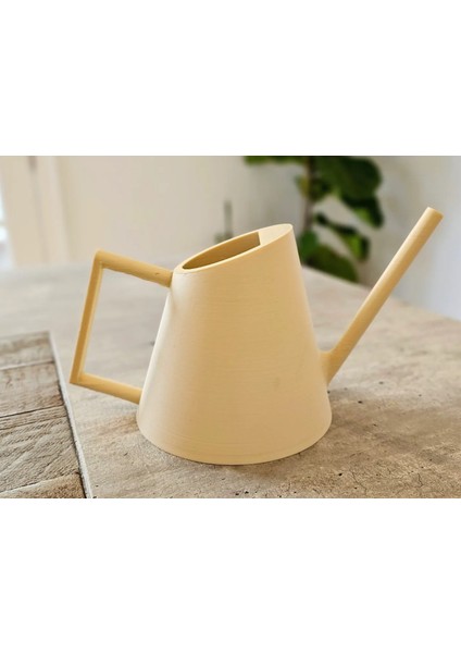 Dekoratif Çiçek Sulama Kabı Hem Estetik Hem Işlevsel Özel Tasarım Şeker Pembe ve Krem Renklerinde