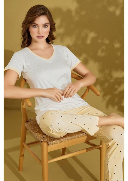 Puantiye Desenli V Yaka Pijama Takımı