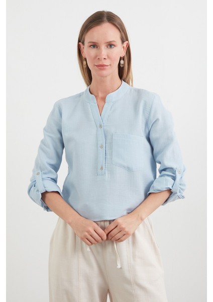 Müslin Kumaş Tek Cepli Yakası Düğmeli Gömlek