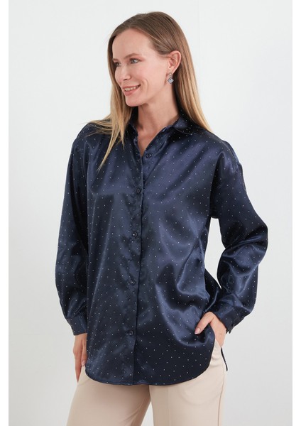 Taşlı Arkası Uzun Saten Gömlek