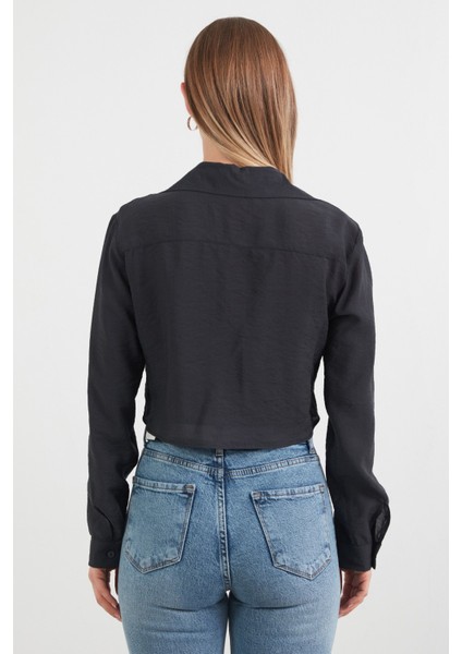 Önü Düğümlü Cepli Crop Gömlek fırsatları