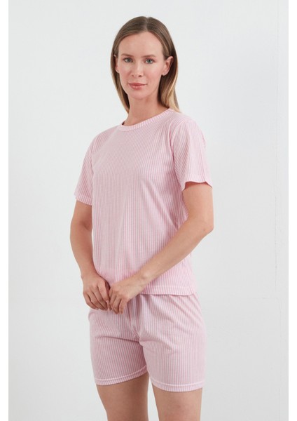 Ince Çizgili Bisiklet Yaka Şortlu Pijama Takımı