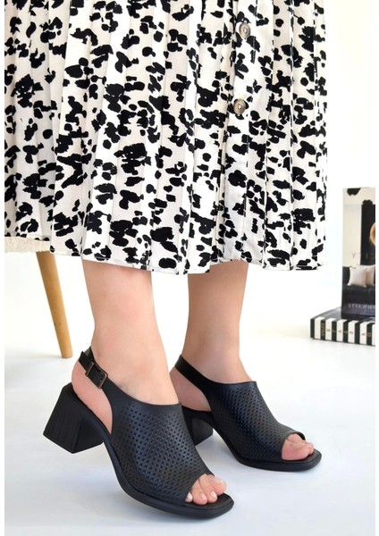 Tandi Siyah Cilt Topuklu Sandalet modelleri