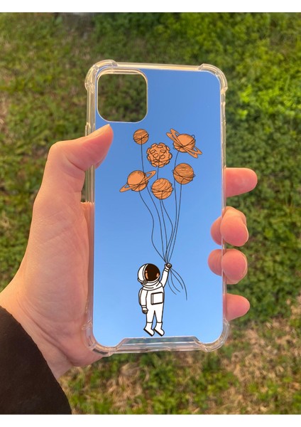 Iphone 11 Pro Max Uyumlu Aynalı Astronot Desenli Darbe Kamera Korumalı Silikon Telefon Kılıfı