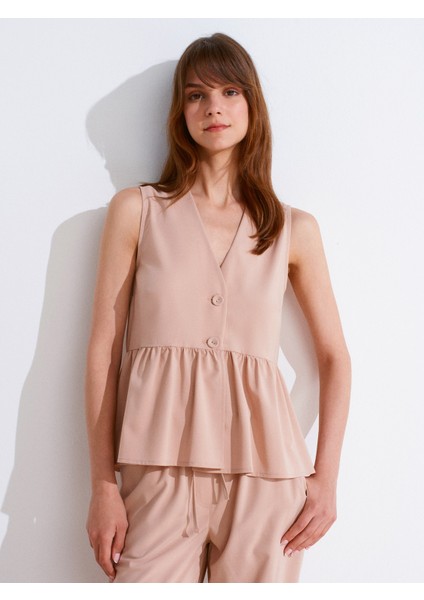 50508 Düğmeli Kolsuz V Yaka Bluz-Pudra