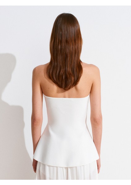 10787 Halter Yaka Metal Detaylı Peplum Triko Bluz-Beyaz fiyatları