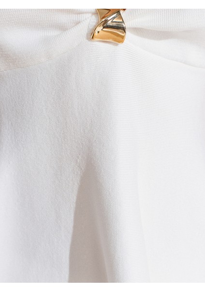 10787 Halter Yaka Metal Detaylı Peplum Triko Bluz-Beyaz fırsatları