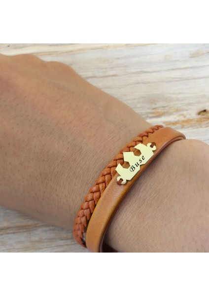 Buse İsmine Özel 14 Ayar Altın Plakalı Kahverengi Derili Taç Motifli Hediye Bileklik-491 İsim indirimleri