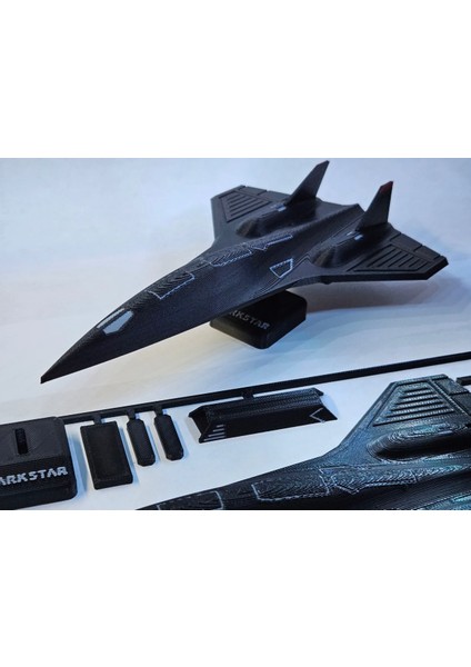 Darkstar Uçak Maket Kiti | Kurulabilir Jet Modeli | Bilimkurgu Temalı Koleksiyonluk Oyuncak