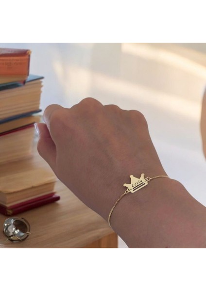 Leyla İsmine Özel Zincirli Taç Figürlü 14 Ayar Altın Plakalı Hediye Bileklik-492İsim