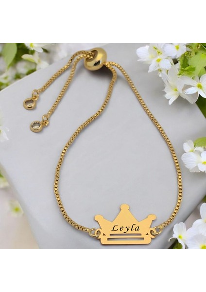 Leyla İsmine Özel Zincirli Taç Figürlü 14 Ayar Altın Plakalı Hediye Bileklik-492İsim fiyatları