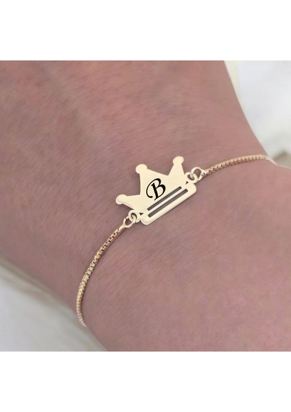 B Harfine Özel Taç Figürlü 14 Ayar Altın Plakalı Zincirli Hediye Bileklik-492Harf indirimleri