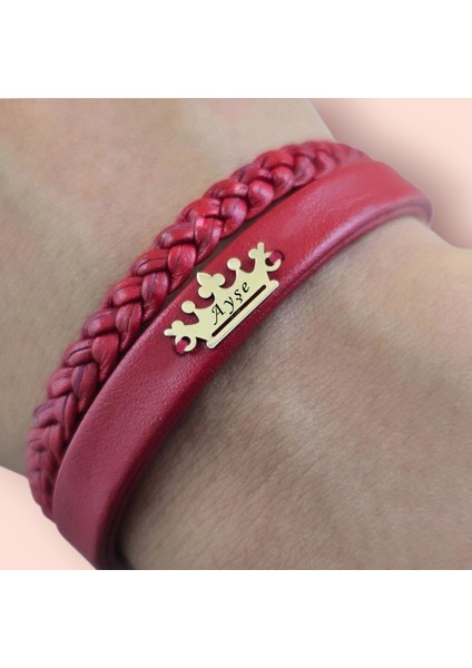 Ayşe İsmine Özel Taç Motifli 14 Ayar Altın Plakalı Koyu Kırmızı Derili Hediye Bileklik-493İsim indirimleri