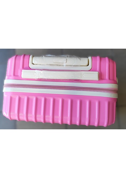 Hello Kitty Figürlü Pembe Kabin Boy Valiz (55CM*35CM*20CM) AD41005