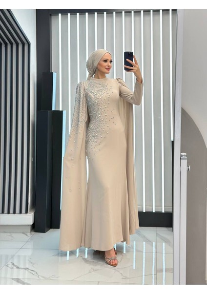 Suzana Kumaş Dört Mevsim Pelerin Detaylı Taşlı Uzun Tesettür Abiye Elbise