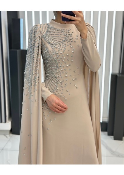 Suzana Kumaş Dört Mevsim Pelerin Detaylı Taşlı Uzun Tesettür Abiye Elbise modelleri