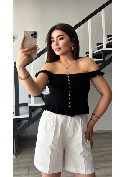 Siyah Fırfırlı Düğmeli Bluz fiyatları