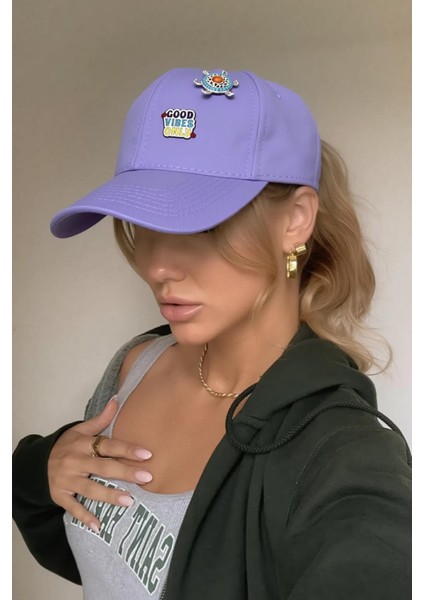 Pin Detaylı Lila Şapka - %100 Pamuk Snapback Cap fiyatları
