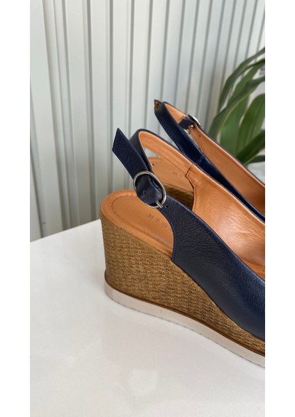 Rowena Lacivert Deri Kadın Dolgu Topuk Rahat Ayakkabı fiyatları