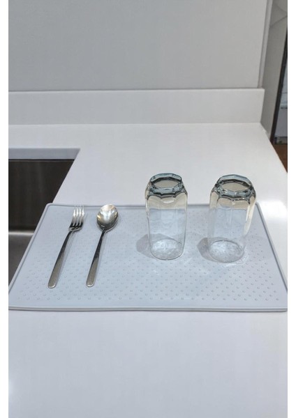 Çok Amaçlı Isıya Dayanıklı Kaymaz Mat – Mutfak, Banyo, Tezgâh Üstü Kullanım Için | 28X45 cm