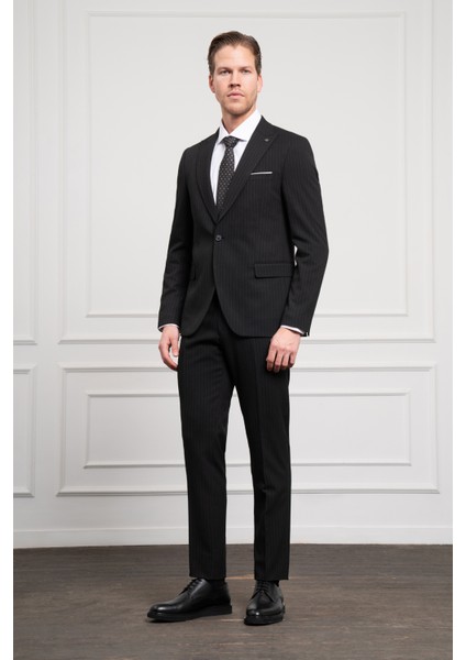 Erkek Siyah Trend Slim Fit Dar Kesim Sivri Yaka Takım Elbise