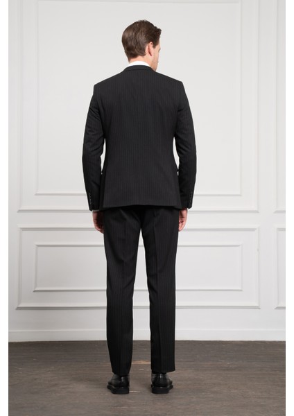 Erkek Siyah Trend Slim Fit Dar Kesim Sivri Yaka Takım Elbise