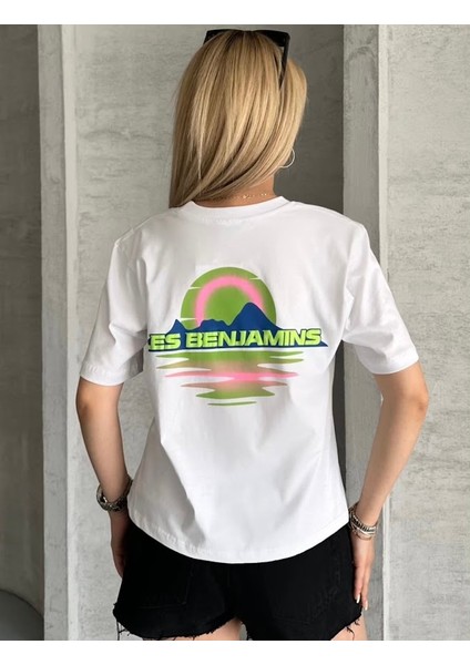 Kadın Sırt Baskılı Midi Boy Beyaz T-Shirt fiyatları