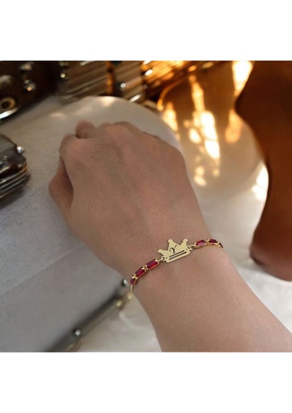 Y Harfine Özel Taç Motifli 14 Ayar Altın Plakalı Kırmızı Taş Desenli Hediye Bileklik-496 Harf fırsatları