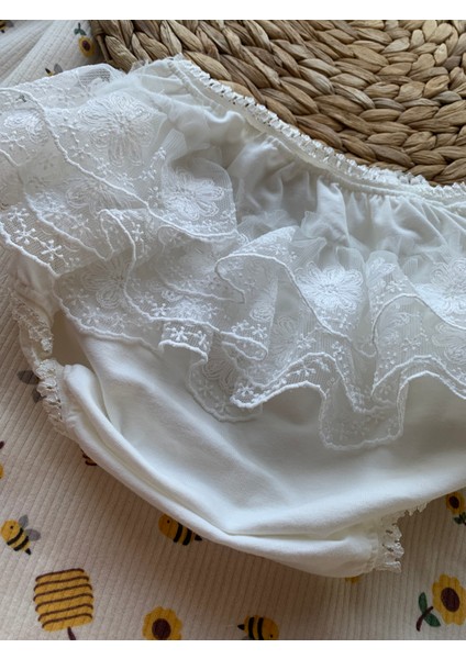 Bebek Penye Süslü Dantelli Fırfırlı Elbise Altı Külodu Bebek Bezi Kılıfı