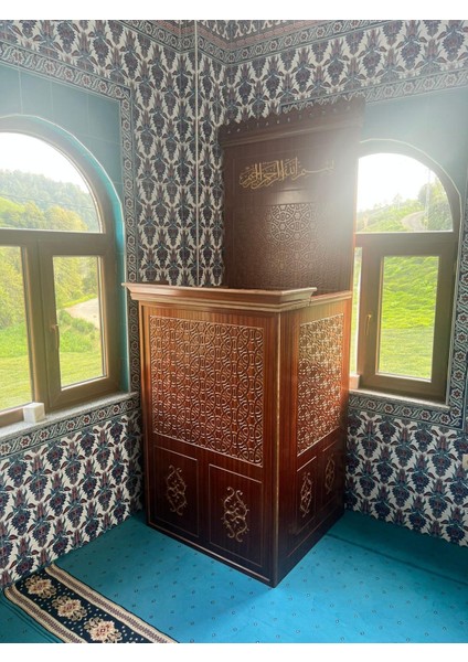 Köseoğlu Ahşap 90X95X235,Vaaz Kürsüsü – Maun Kaplama, Cnc Işlemeli, Modüler